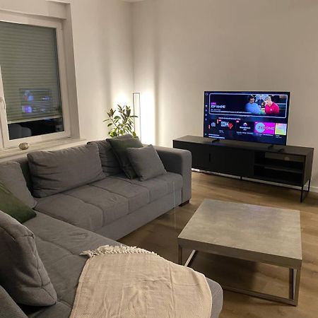 Haus Mit Garten - Kingbett - Wifi - Parkplatz Есен Екстериор снимка